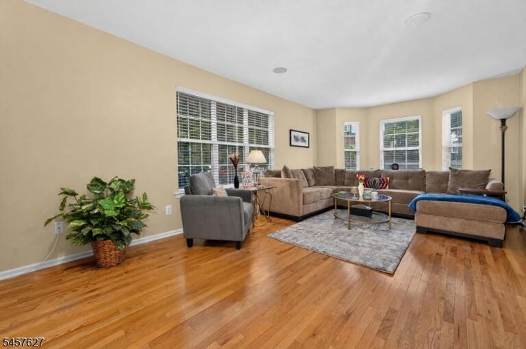 Property listing MLS 4050042 photo 11