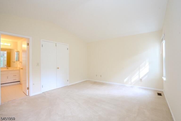 Property listing MLS 4050046 photo 20