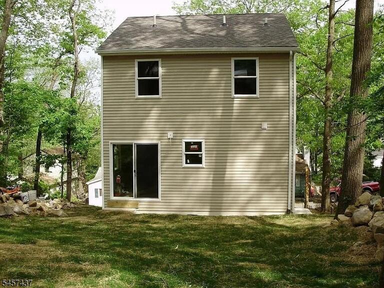 Property listing MLS 4050058 photo 1