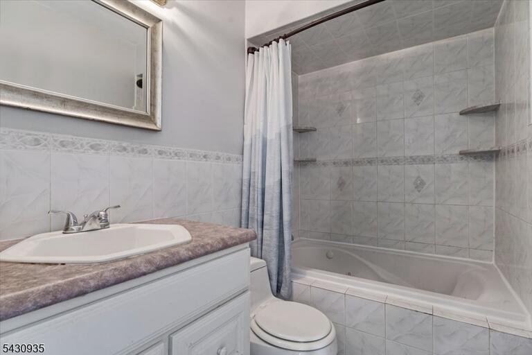 Property listing MLS 4050063 photo 15