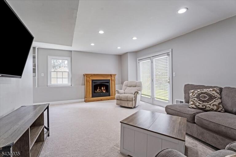 Property listing MLS 4050063 photo 18