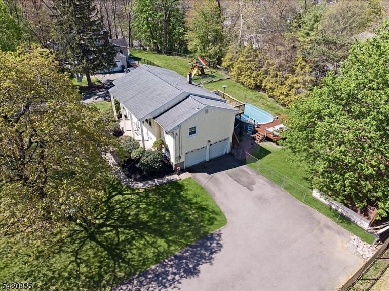 Property listing MLS 4050063 photo 27