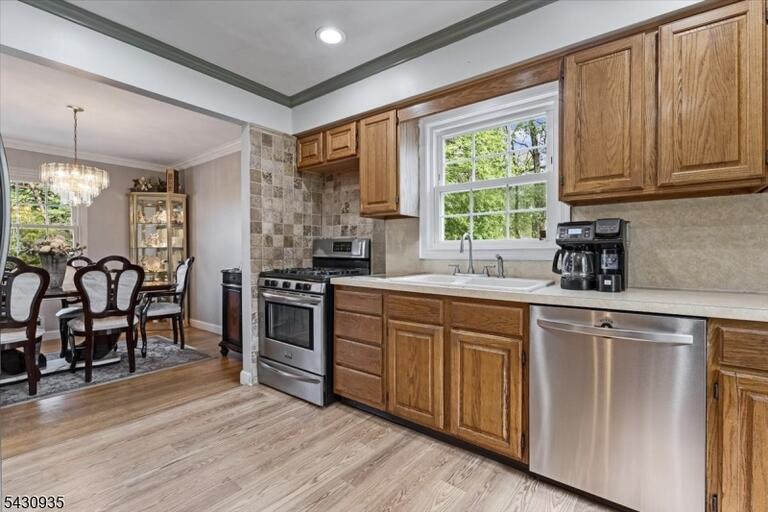 Property listing MLS 4050063 photo 9