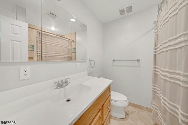 Property listing MLS 4050077 photo 24