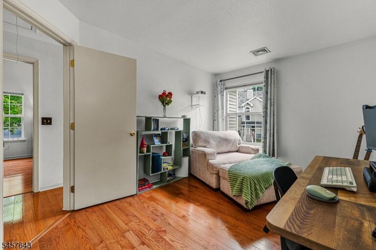 Property listing MLS 4050081 photo 11
