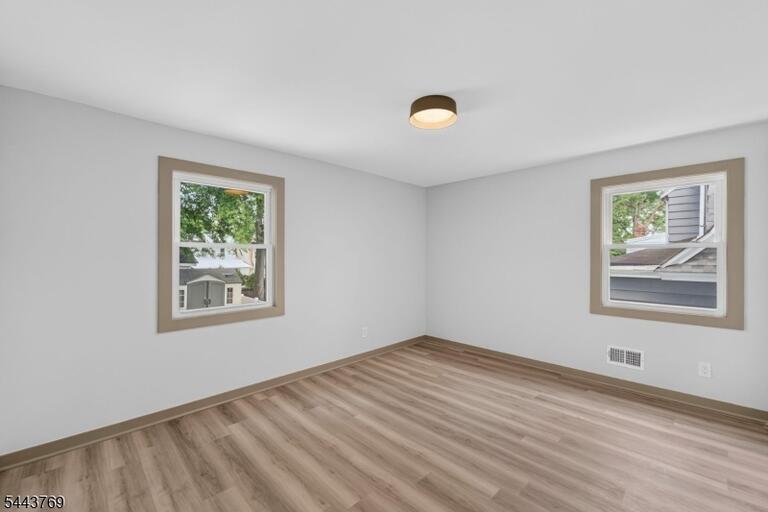 Property listing MLS 4050101 photo 32