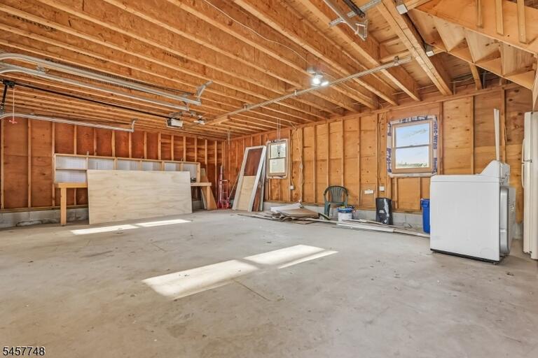Property listing MLS 4050105 photo 3