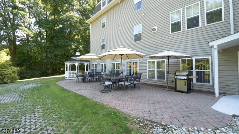 Property listing MLS 4050113 photo 4