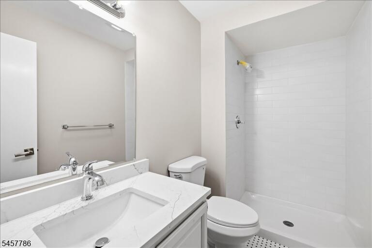 Property listing MLS 4050133 photo 18