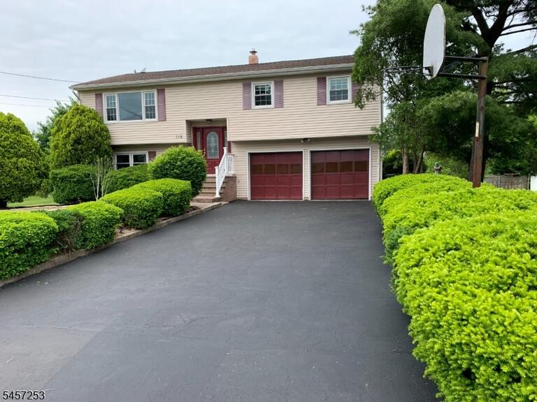 Property listing MLS 4050150 photo 1