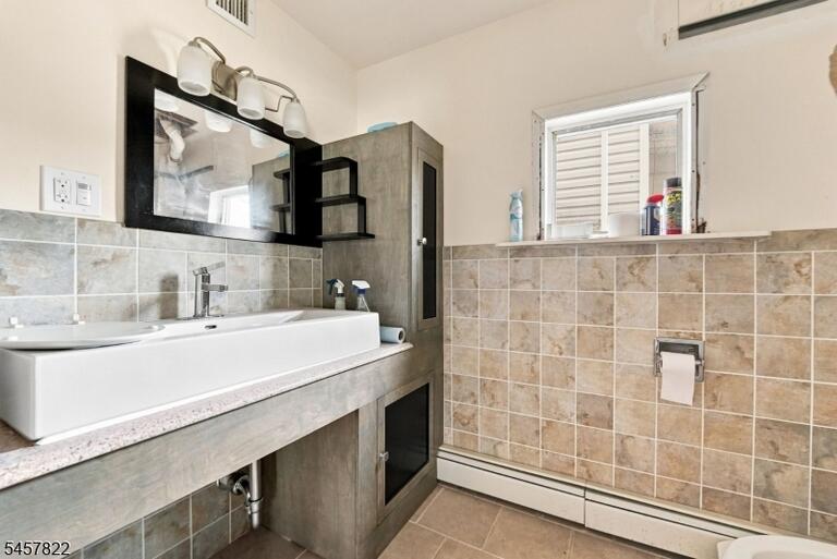 Property listing MLS 4050156 photo 5