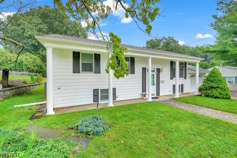 Property listing MLS 4050162 photo 3