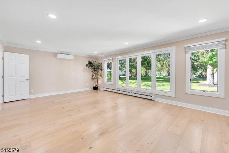 Property listing MLS 4050166 photo 13