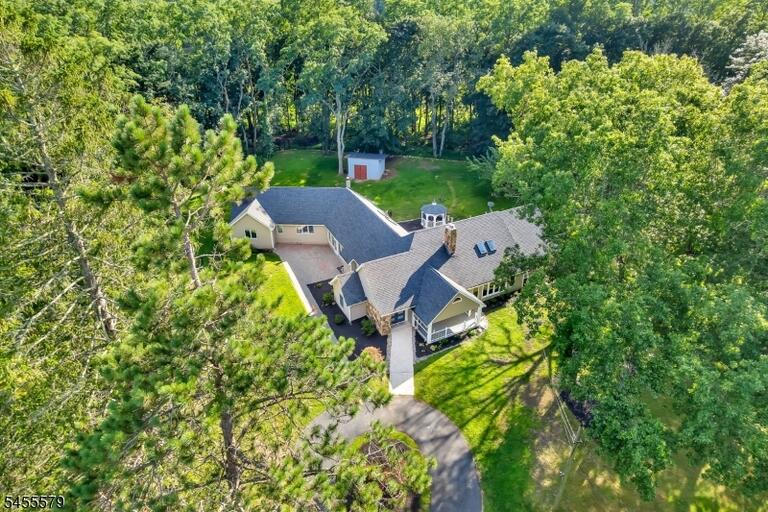 Property listing MLS 4050166 photo 31
