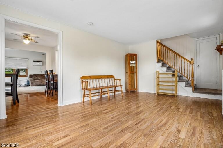 Property listing MLS 4050171 photo 7