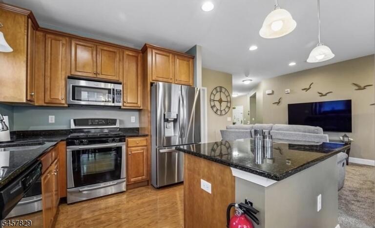 Property listing MLS 4050186 photo 5