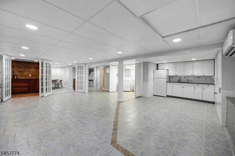 Property listing MLS 4050190 photo 23