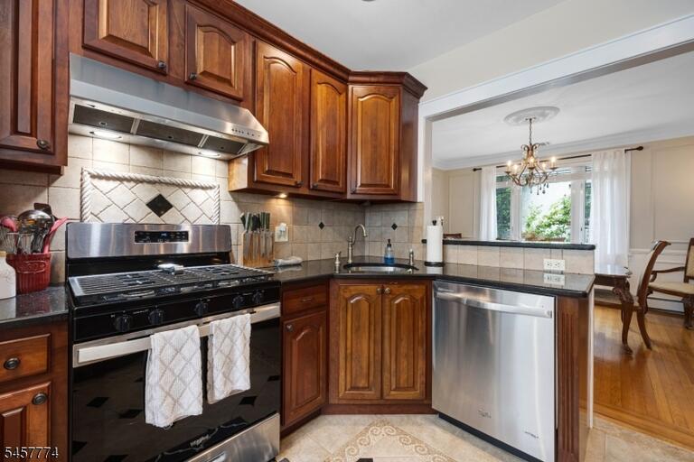 Property listing MLS 4050190 photo 9