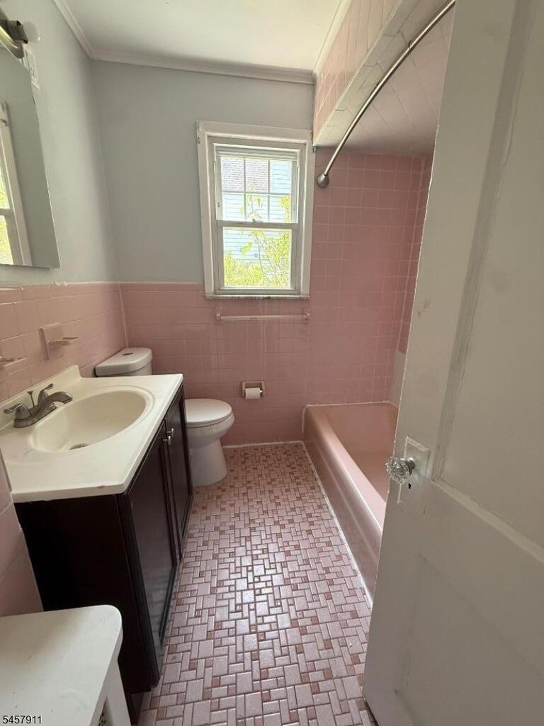Property listing MLS 4050205 photo 9