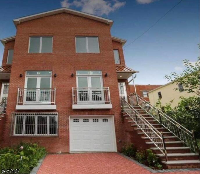 Property listing MLS 4050206 photo 1