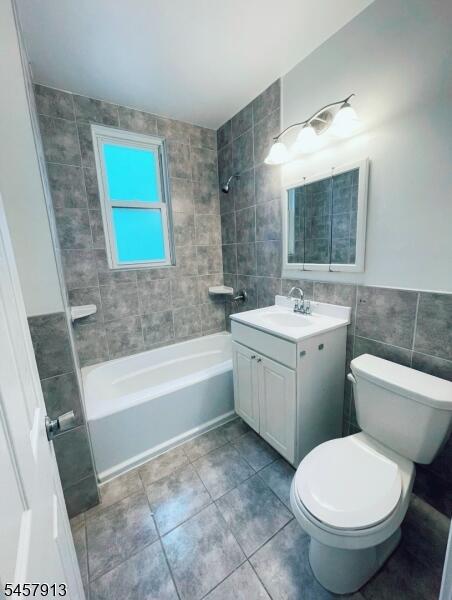 Property listing MLS 4050211 photo 3