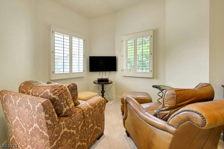 Property listing MLS 4050220 photo 22