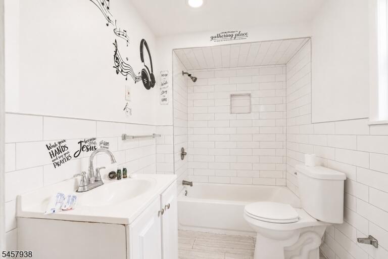 Property listing MLS 4050232 photo 16
