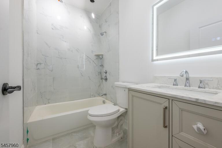 Property listing MLS 4050248 photo 24