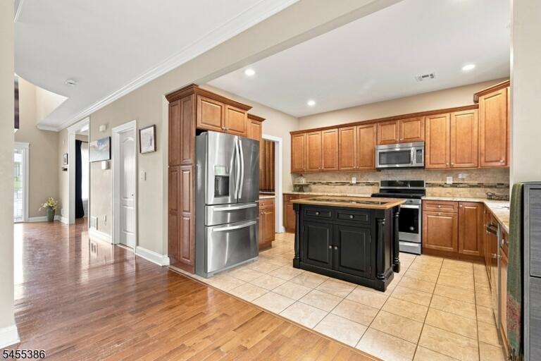 Property listing MLS 4050286 photo 7