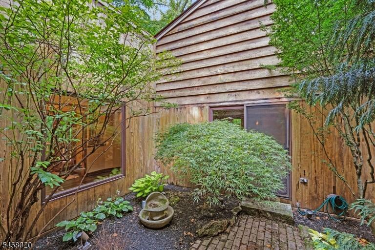 Property listing MLS 4050314 photo 5