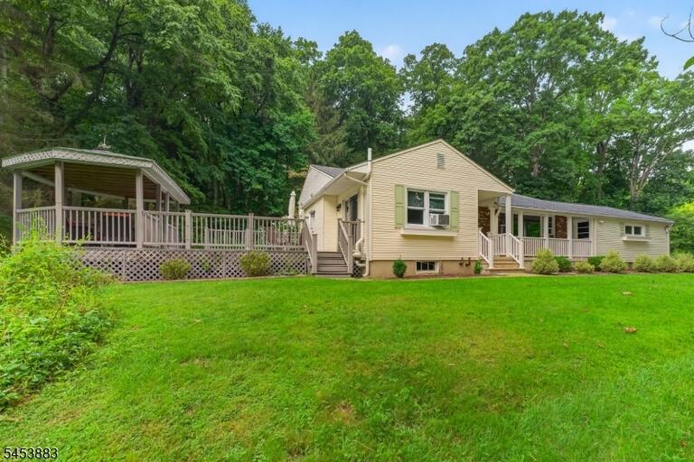 Property listing MLS 4050315 photo 1