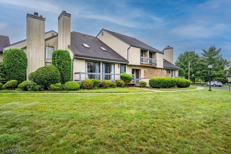 Property listing MLS 4050320 photo 1