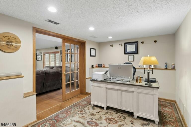 Property listing MLS 4050350 photo 12