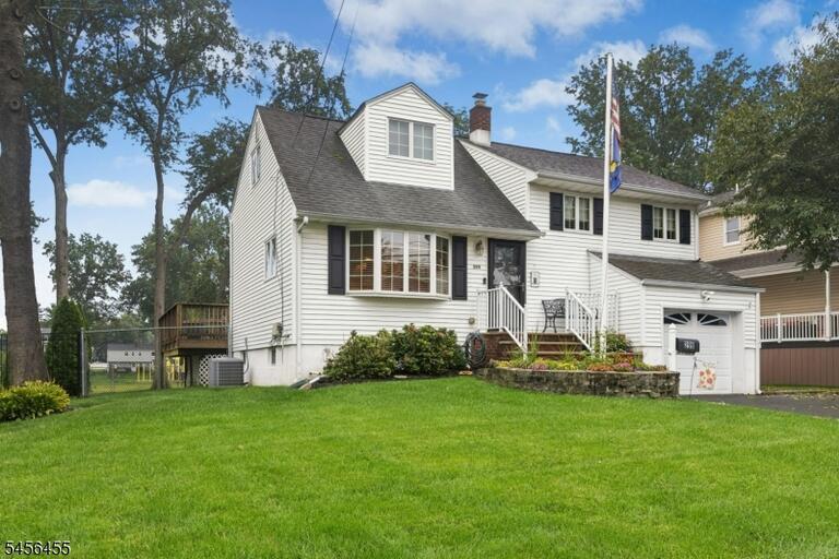 Property listing MLS 4050350 photo 2