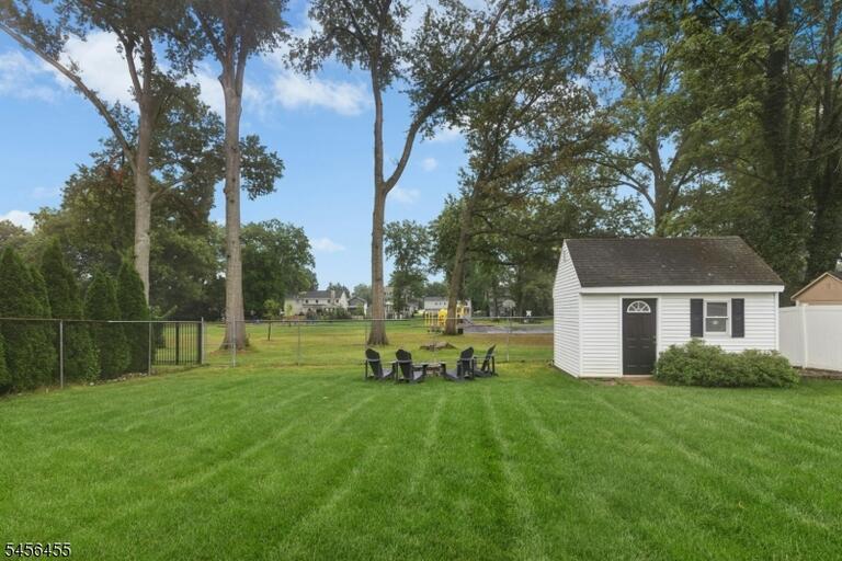 Property listing MLS 4050350 photo 25