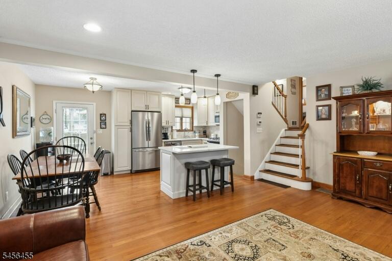 Property listing MLS 4050350 photo 7
