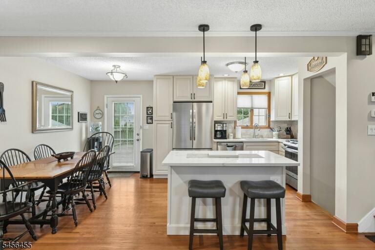 Property listing MLS 4050350 photo 8
