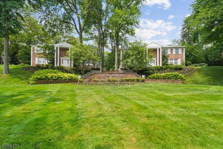 Property listing MLS 4050370 photo 1