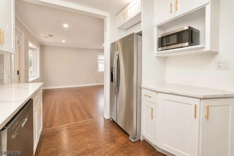 Property listing MLS 4050371 photo 5